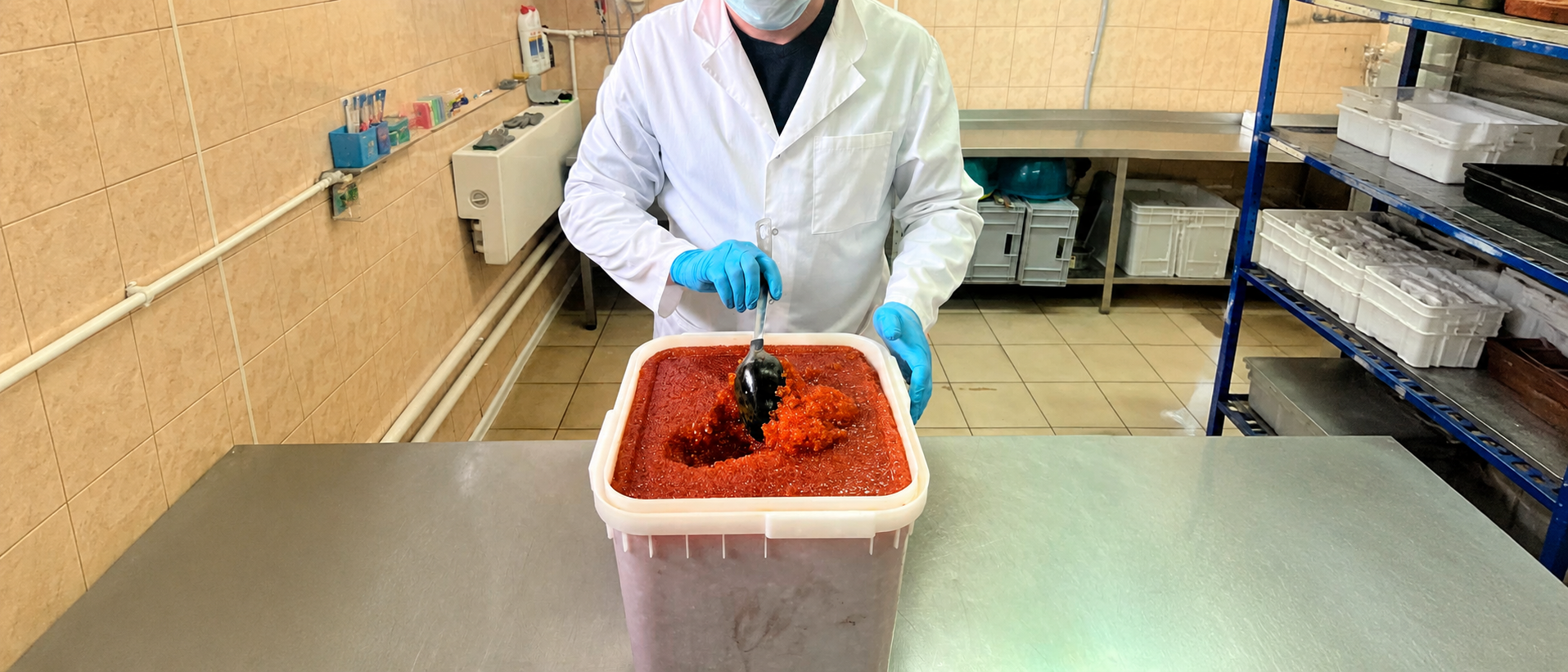 Фасовка и упаковка икры: готовим продукцию к продаже и хранению